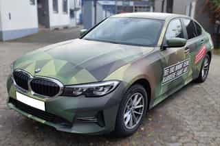 Zu sehen ist eine komplette Fahrzeugfolierung durch Werbetechnik Kleiner.