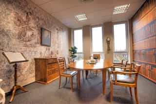 Zu sehen ist eine Innenraum- und Wandfolierung durch Werbetechnik Kleiner.