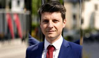 Zu sehen ist Geschäftsführer Manuel Löbbert von der Energieberatung Löbbert aus Hennef.
